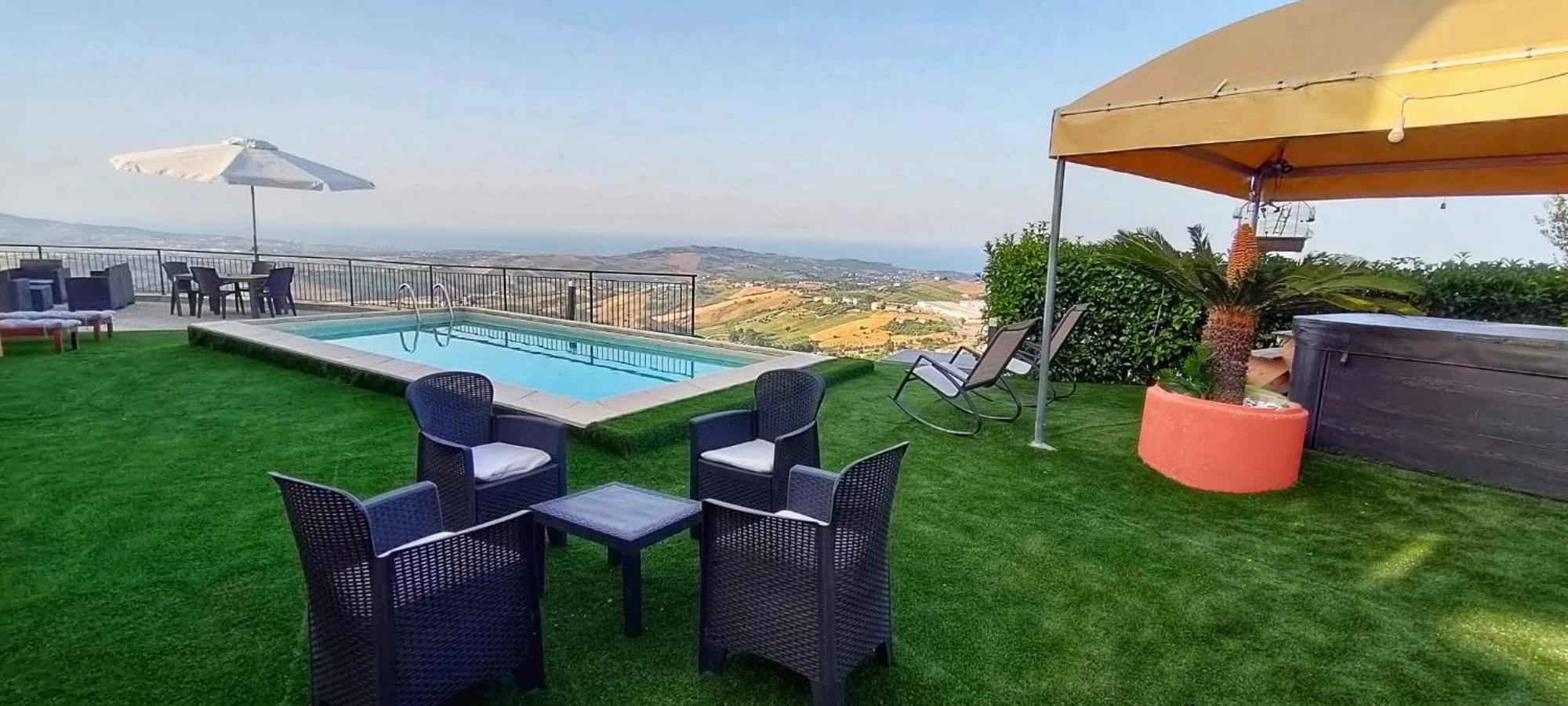 Bed and Breakfast La Terrazza Motta Атри Экстерьер фото