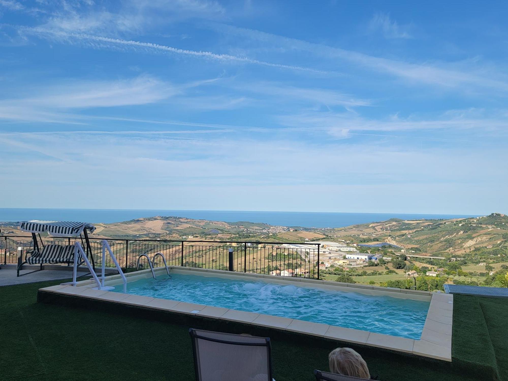 Bed and Breakfast La Terrazza Motta Атри Экстерьер фото
