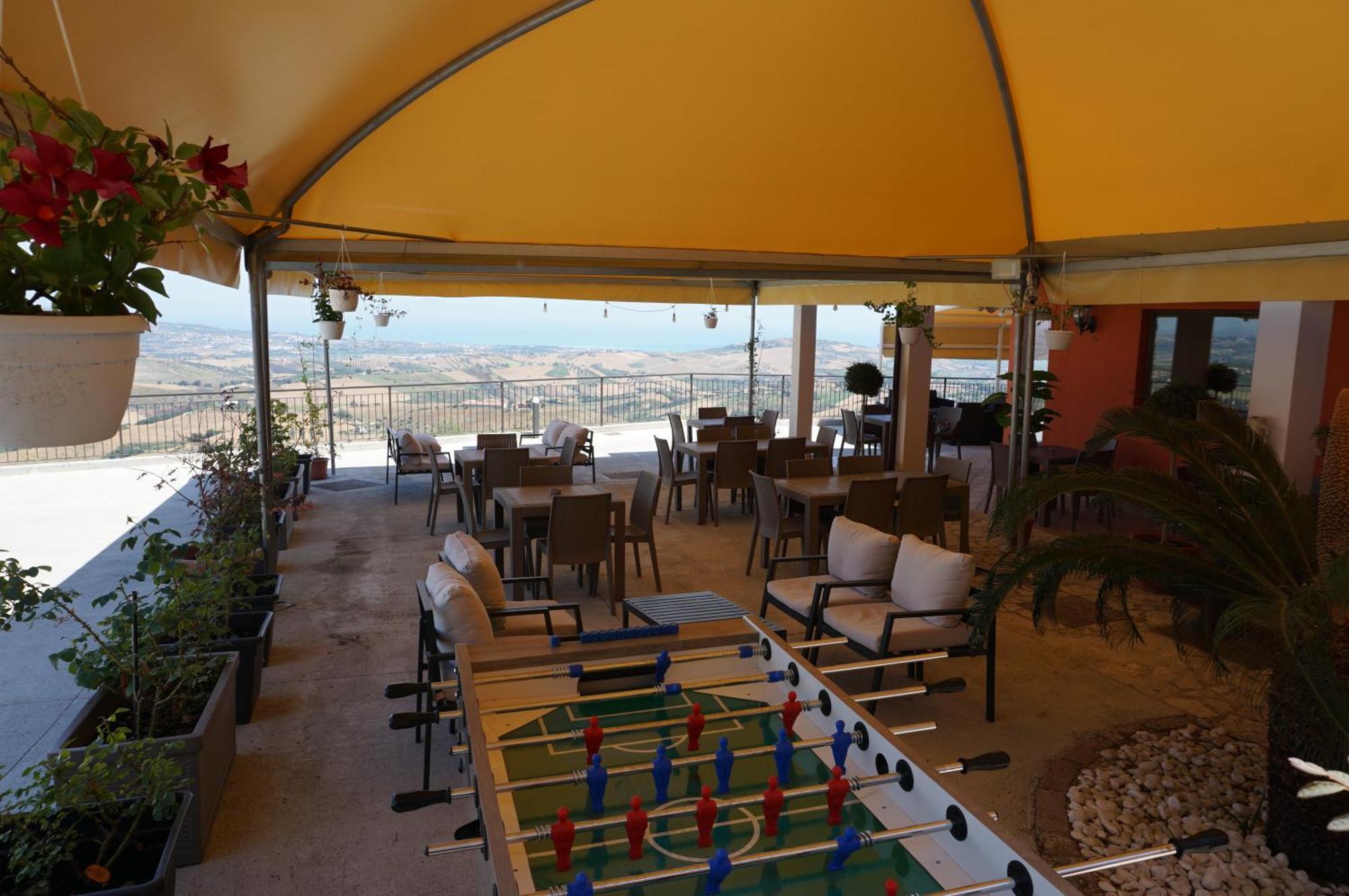 Bed and Breakfast La Terrazza Motta Атри Экстерьер фото
