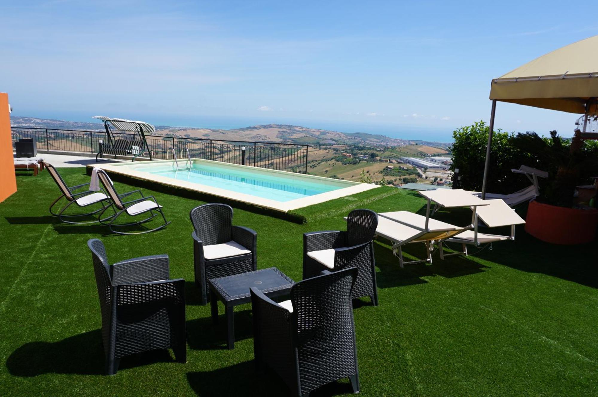 Bed and Breakfast La Terrazza Motta Атри Экстерьер фото